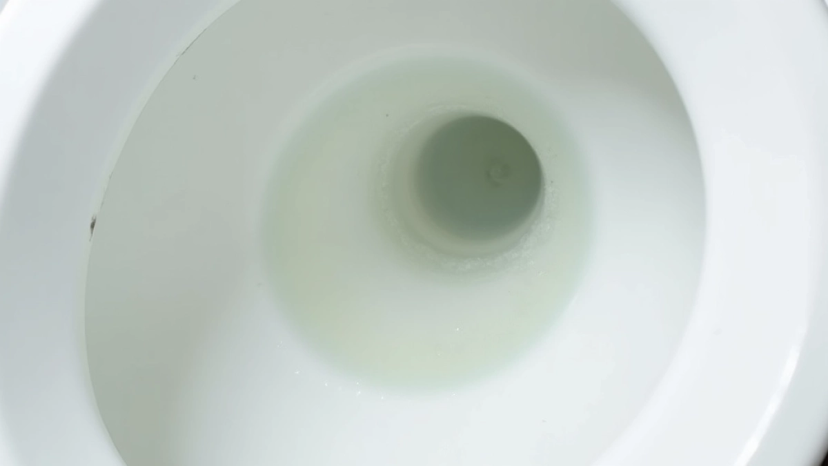 czyszczenie toalety z kamienia