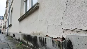 ekspertyza stanu technicznego elewacji zabytkowej kamienicy co uwzględnić